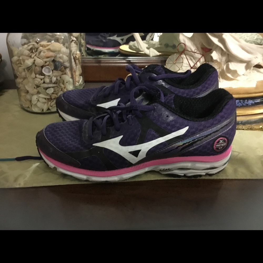 Wave Rider Nike. Health Shoes - Picture 2 of 6